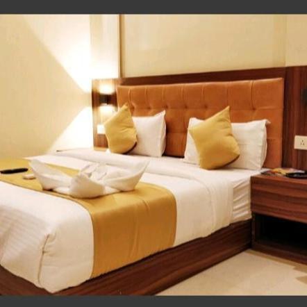 Hotel Emerald Near T2 International Airport มุมไบ ภายนอก รูปภาพ
